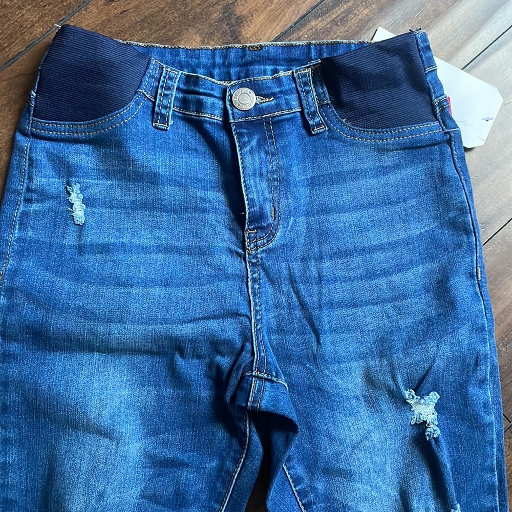 NWT Maternity skinny jeans